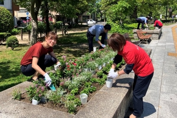  広島　花壇の植替え     
