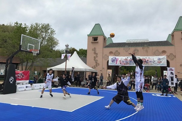   西日本最大級の道の駅で開催 「3×3バスケットボール交流体験会」を実施